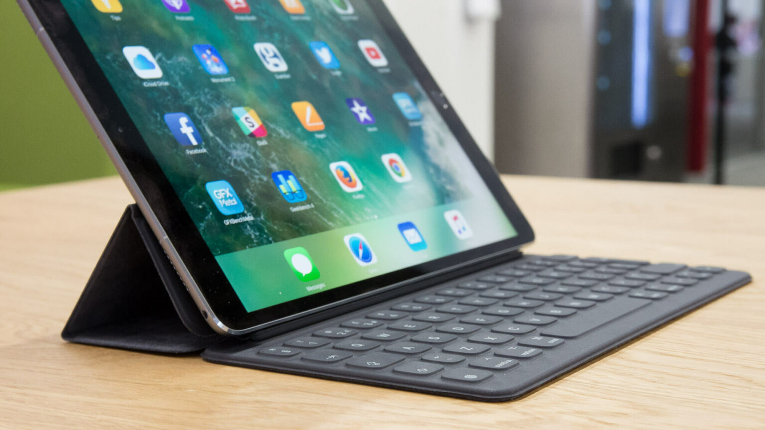Can You Earn Money Using iPad Pro? - Your Income Advisor